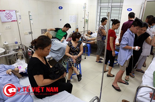 Hà Nội: Dịch sốt xuất huyết lan nhanh đến chóng mặt gấp 700 lần