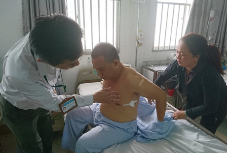 Kinh hoàng: Nhóm thanh niên truy sát nam bệnh nhân trọng thương tại BV