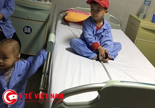 Bệnh viện Đại học Y Hà Nội mổ miễn phí cho bệnh nhi bị điếc bẩm sinh