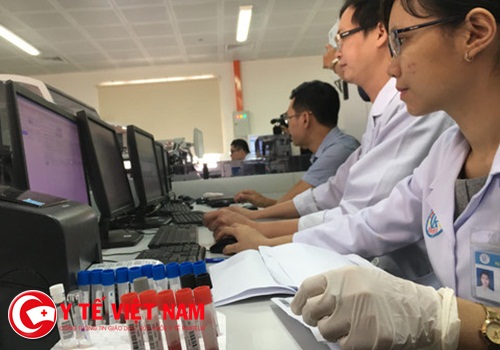 Bệnh viện nào nhận chứng chỉ xét nghiệm quốc tế lần đầu tiên tại Việt Nam?