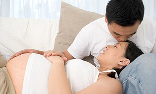 Cha mệ cần chú ý cách quan hệ khi mang thai để đảm bảo an toàn cho thai nhi