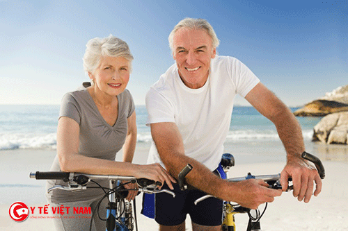 Tập thể dục thường xuyên là cách để duy trì sức khỏe người già ổn định nhất