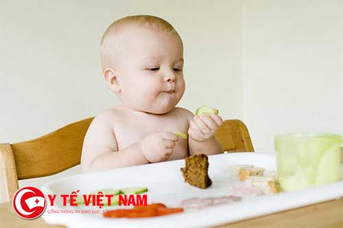 Chế độ dinh dưỡng của trẻ nhỏ trong giai đoạn đầu đời sẽ ảnh hưởng trực tiếp đến sự phát triển của con