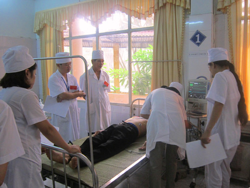 Bệnh viện ở Việt Nam chưa chú trọng đến việc đào tạo bác sĩ của mình