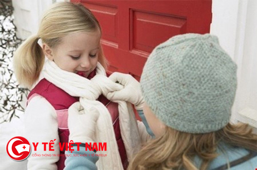 Mặc ấm cho trẻ là cách tốt nhất để bảo vệ con trong tiết trời mùa đông