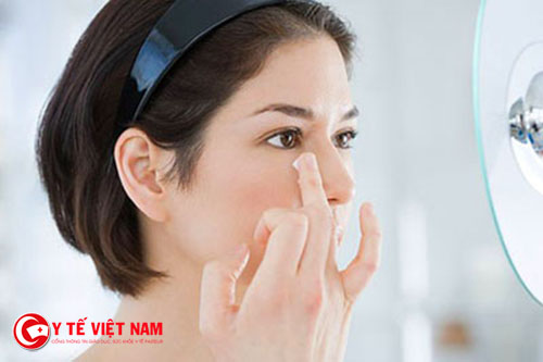 Dưỡng ẩm cho da dầu cần cẩn trọng để tránh da nổi mụn