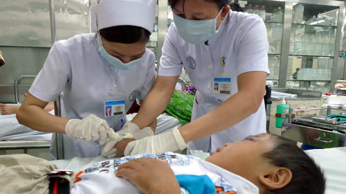 Vì sao Điều dưỡng viên Việt Nam ngày càng chán việc?
