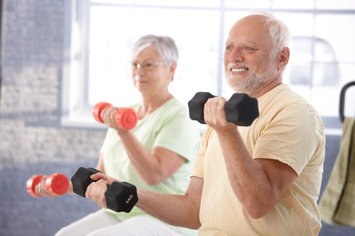 Chế độ luyện tập thích hợp giúp người cao tuổi phòng tránh được một số bệnh xương khớp