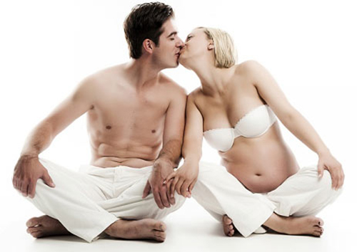 Quan hệ vợ  chồng khi mang thai cần có tư thế phù hợp