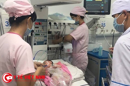 Bệnh viện Từ Dũ và Bệnh viện Nhi Đồng phối hợp cứu sống bé sơ sinh
