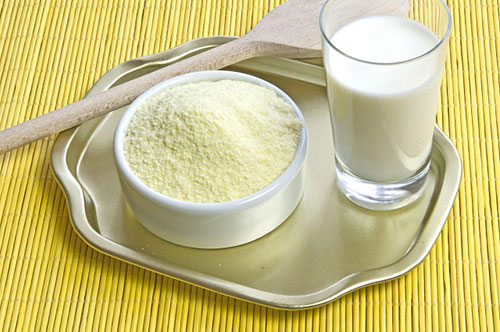 Sữa bột là một loại sữa mà các chuyên gia khuyên mẹ bầu nên sử dụng
