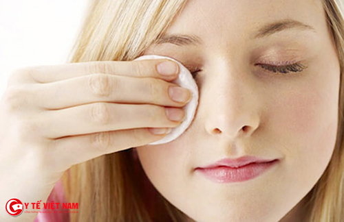 Tẩy trang chuyên biệt cho vùng da mí mắt