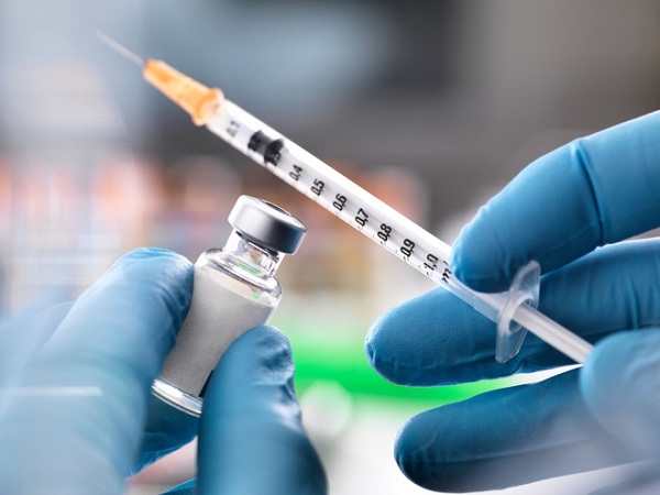 Các chuyên gia đang nghiên cứu vắc xin ngừa COVID-19