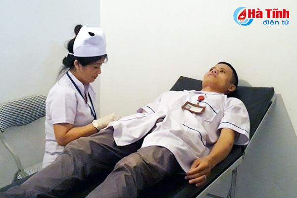Cảm động: Nam Điều Dưỡng tình nguyện hiến máu giúp bệnh nhân qua cơn nguy kịch