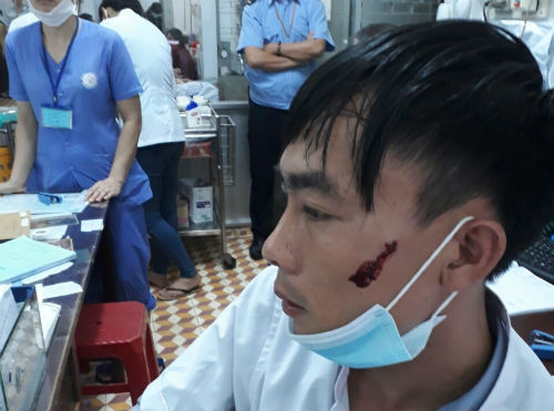 Người nhà Bệnh nhân vô cớ đánh nam Điều dưỡng viên chấn thương vùng mặt