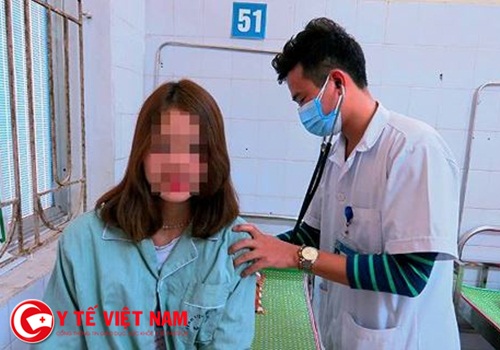 Sốc: Thiếu nữ 19 tuổi cấp cứu vì bị sặc thịt khi ăn lẩu