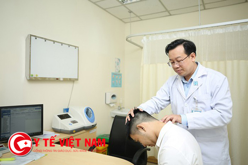 Ngày 16/12, bệnh nhân bị thoái hóa cột sống thắt lưng được khám miễn phí