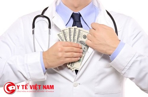 Thu nhập Bác sĩ bao nhiêu tiền 1 tháng?